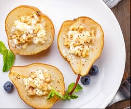 Делюсь простой ЗОЖной идеей для десерта: груши с рикоттой image preview